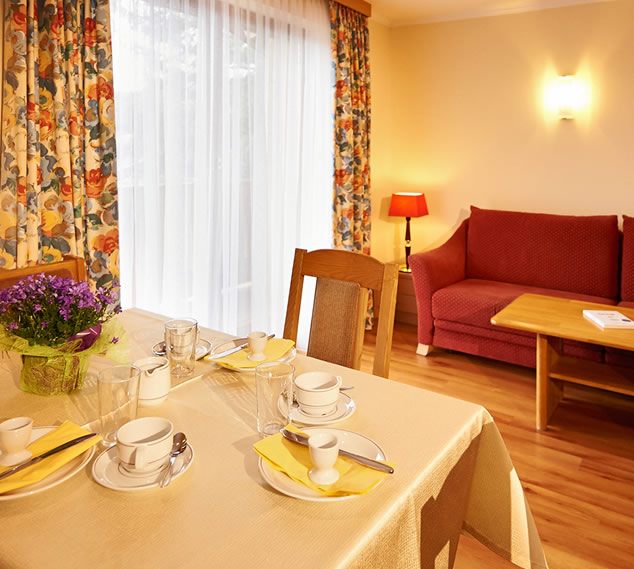 Familienwohnung mit Essbereich und Küche