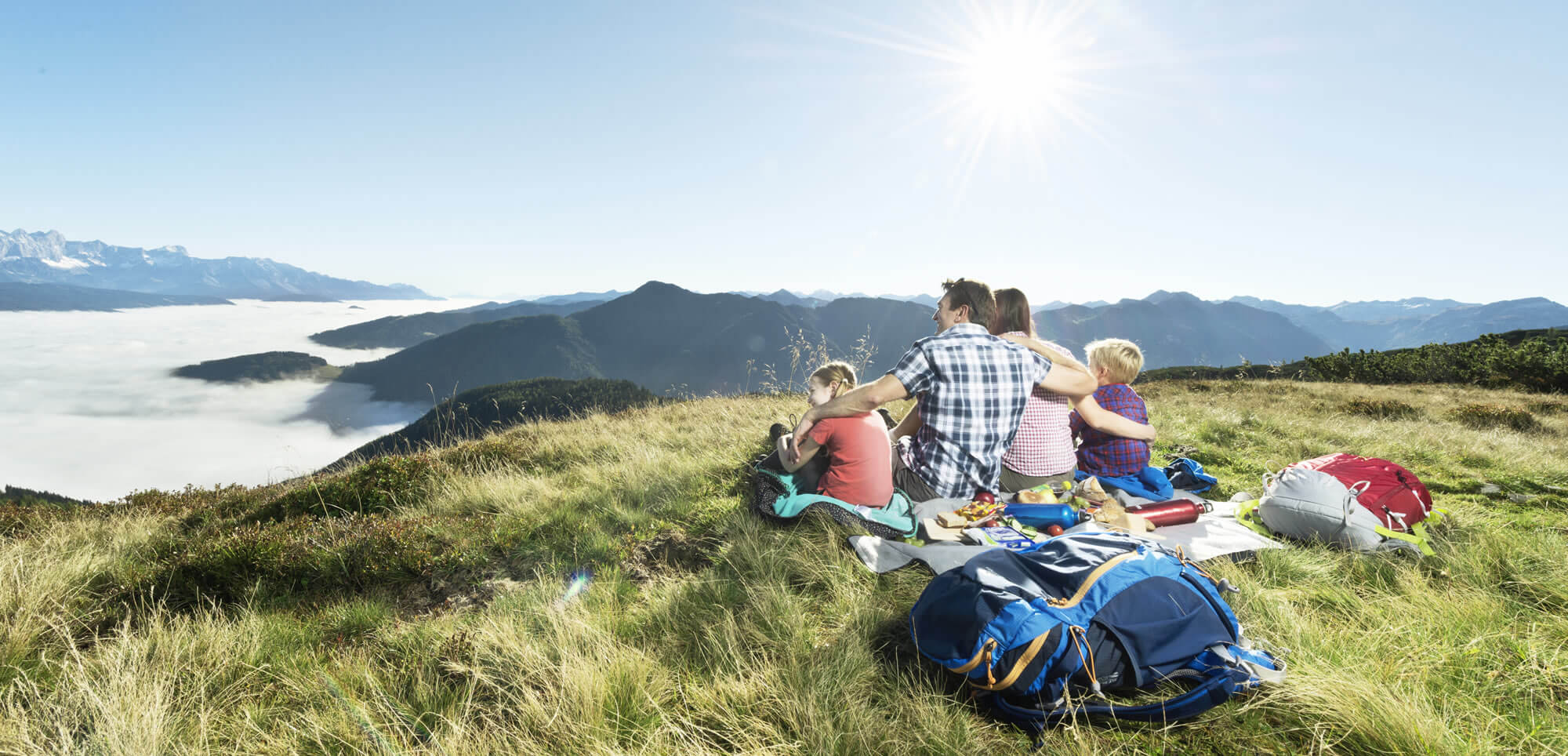 Wanderung mit der Familie - die schönsten Berge Österreichs erkundigen © Flachau Tourismus