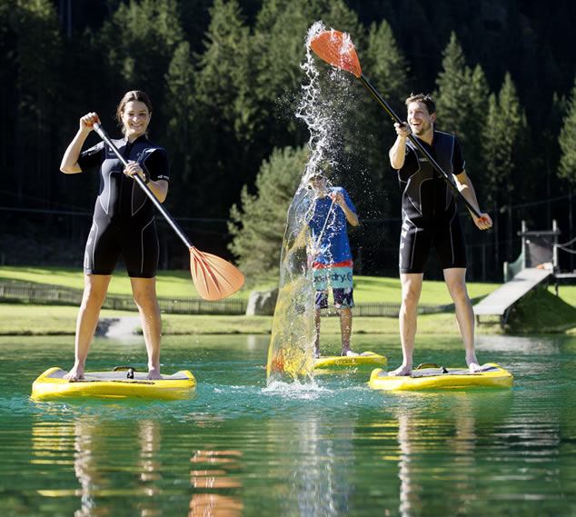 Stand Up Paddeling mit der Familie © Flachau Tourismus